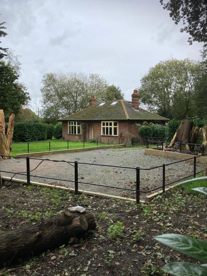 Woodland Retreat, Market Lane, Blundeston, Lowestoft エクステリア 写真